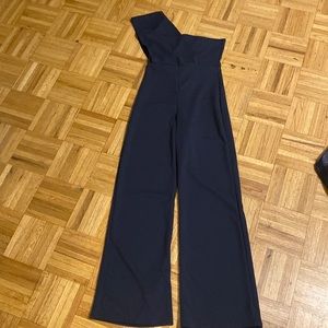 Pretty Little Things jumpsuit size 4 nwt